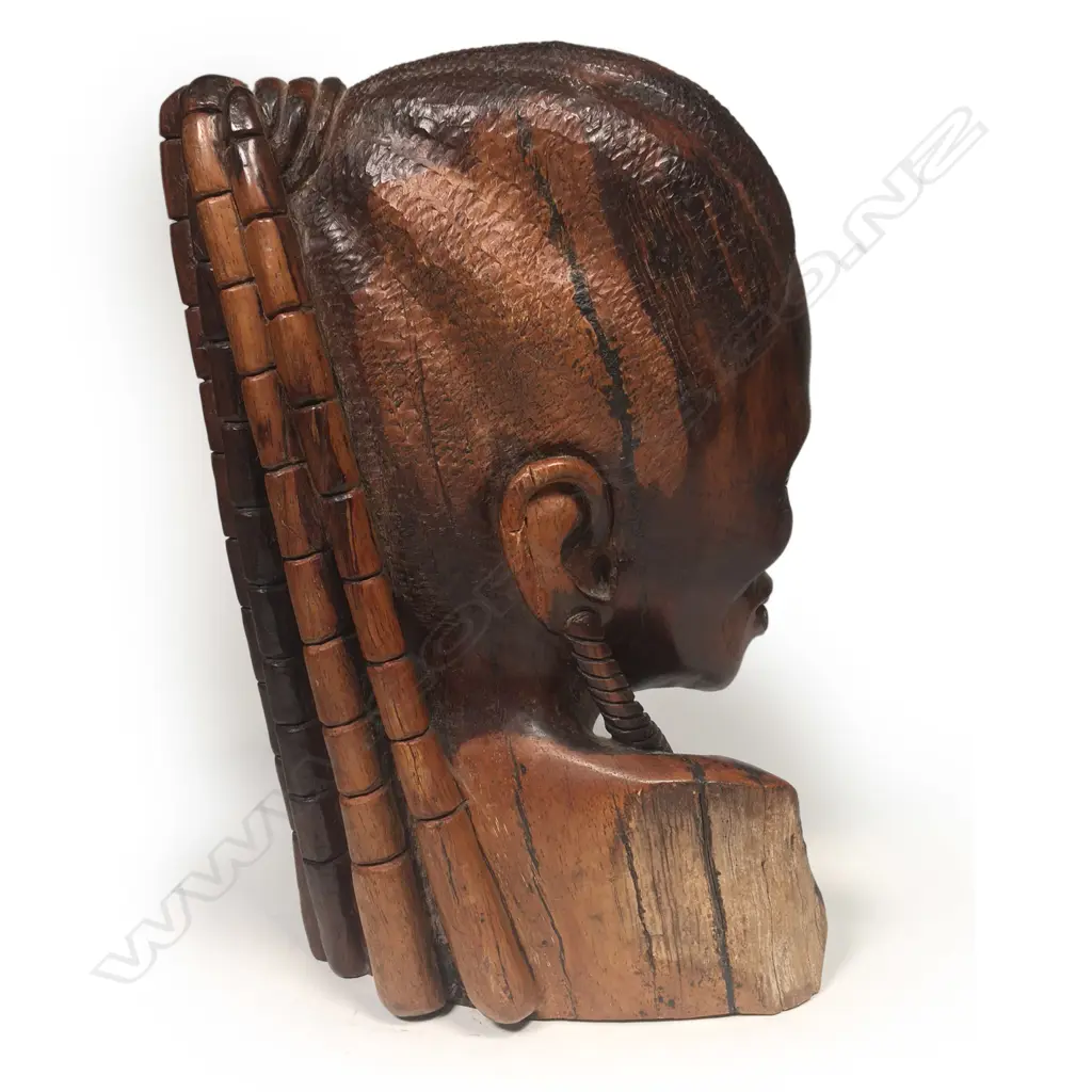 Old African hardwood Shona bust of a woman, Image 1++