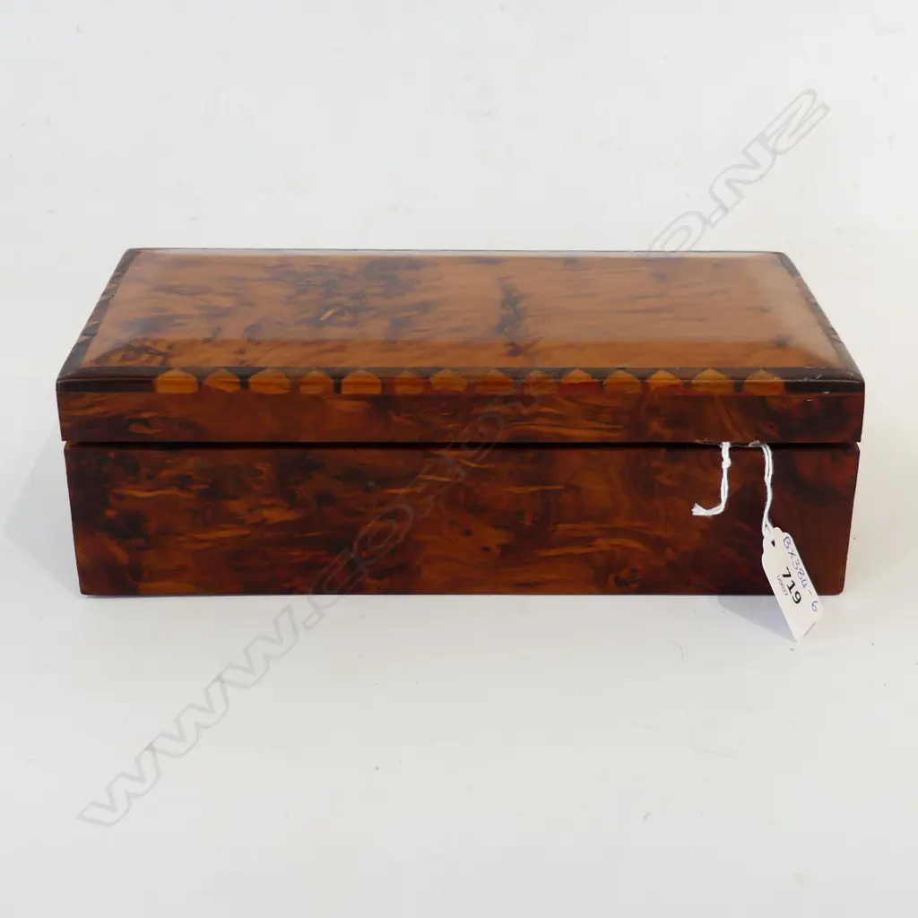 MOROCCAN BURL LIDDED BOX 255 X 135mm Image 1++