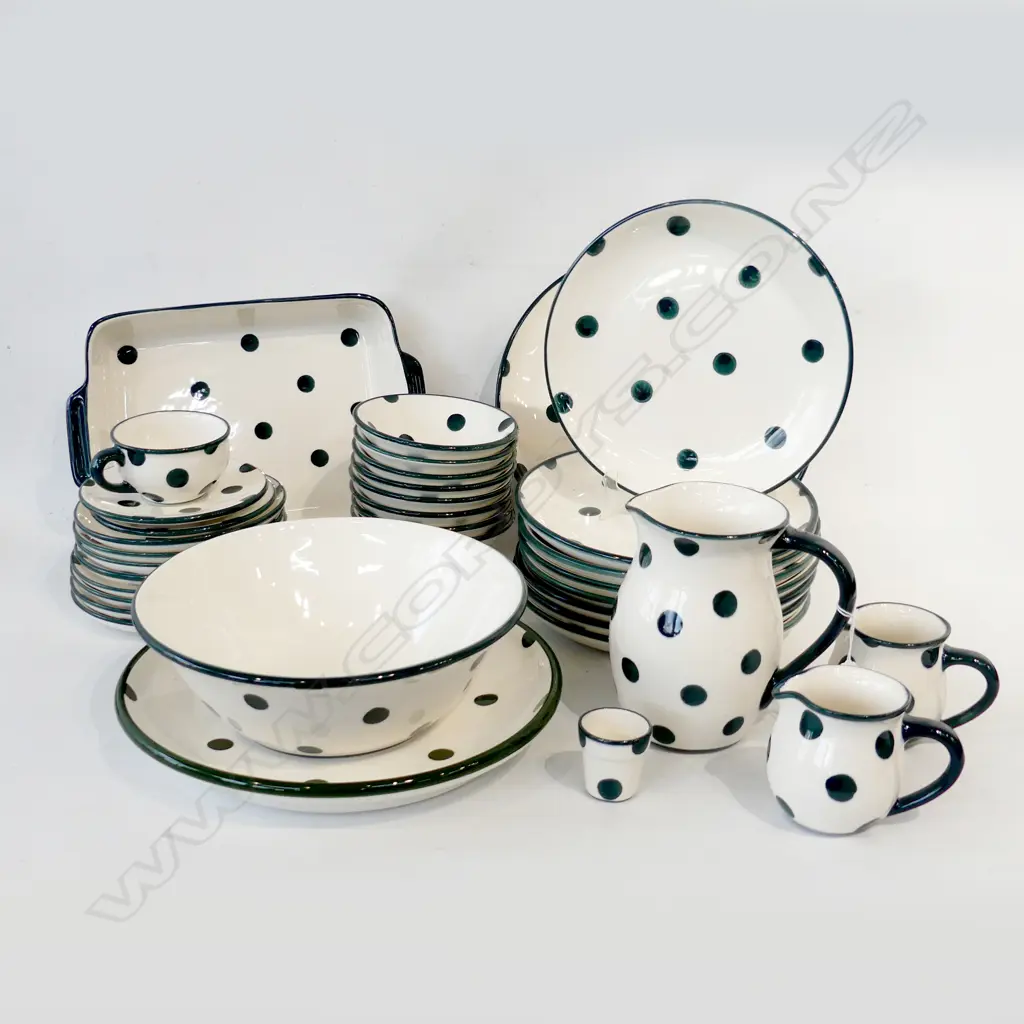 35 PCE STUDIO CERAMICS LILY JONES NZ H/PAINTED GREEN POLKA DOT DINNER SERVICE... Image 1++