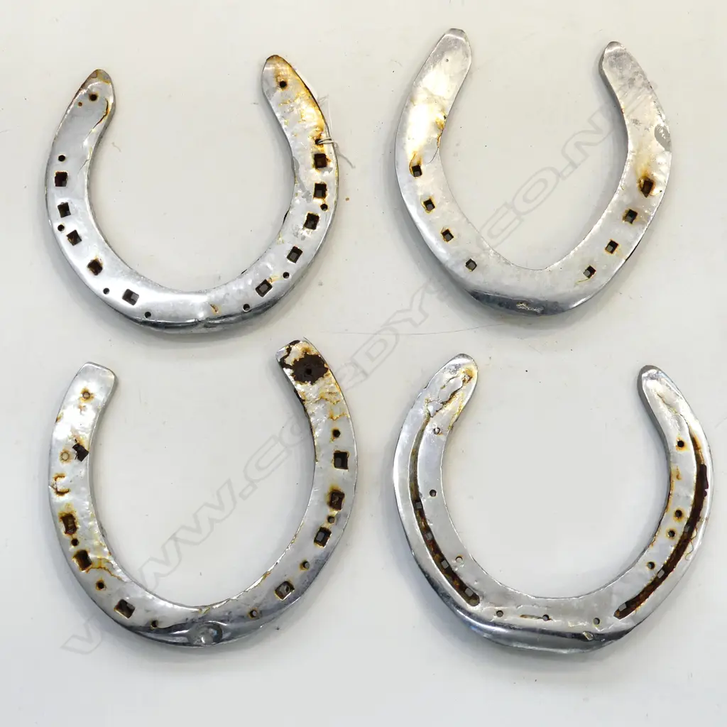 4 CLYDESDALE HORSE SHOES 200x200mm Image 1++