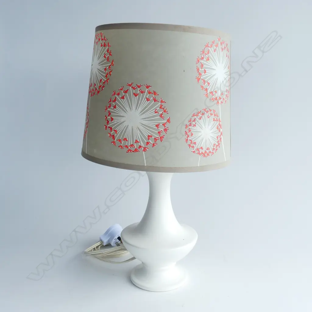 WHITE CROWN LYNN STYLE BASE TABLE LAMP & SHADE H. 420mm Image 1++