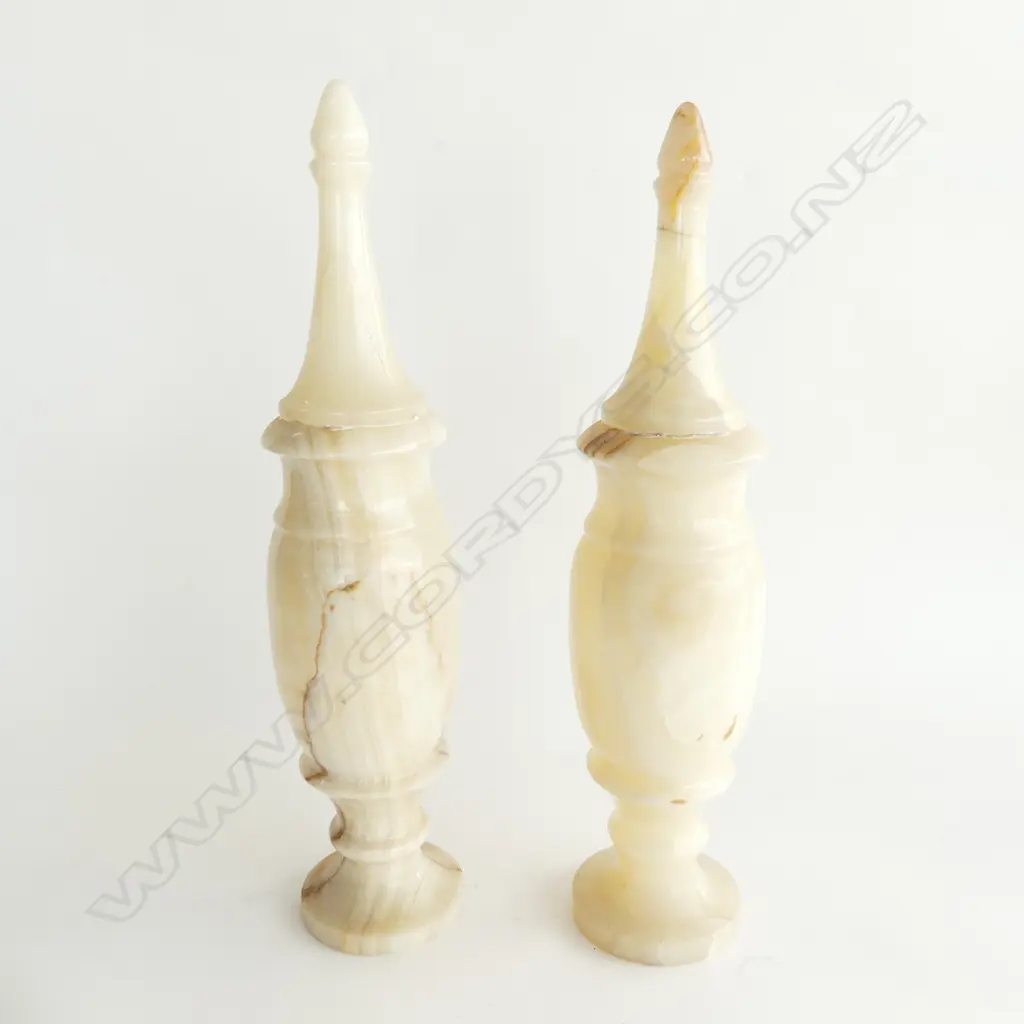 PAIR OF ONYX PILLARS H.370mm (TOPS REMOVE) Image 1++