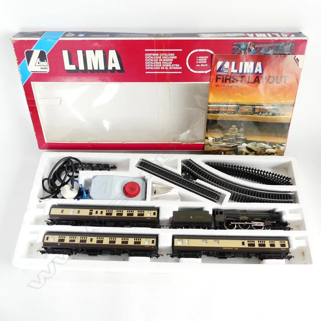 BOXED TRAIN SET. Image 1++