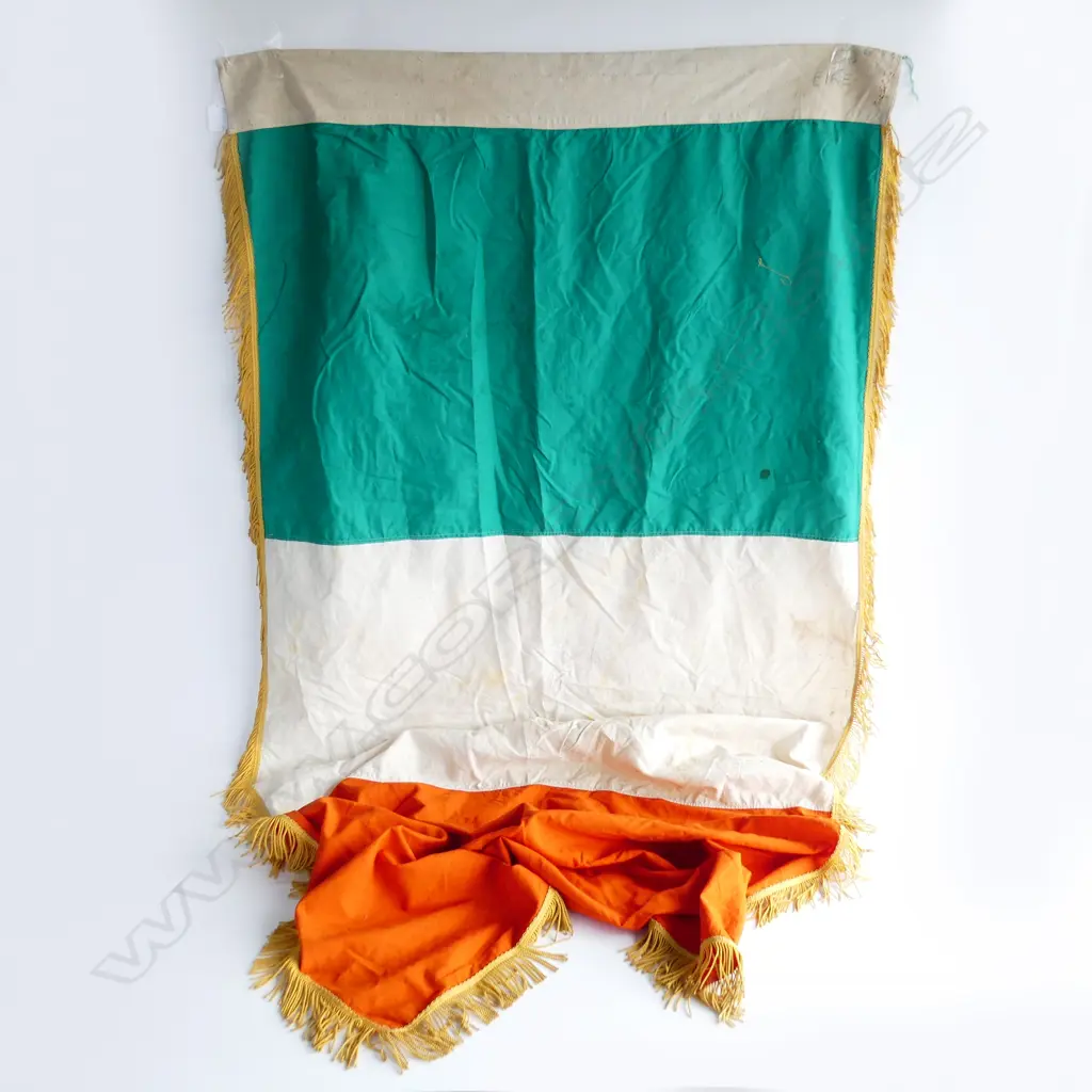 VINTAGE EIRE CANVAS & COTTON FLAG Image 1++