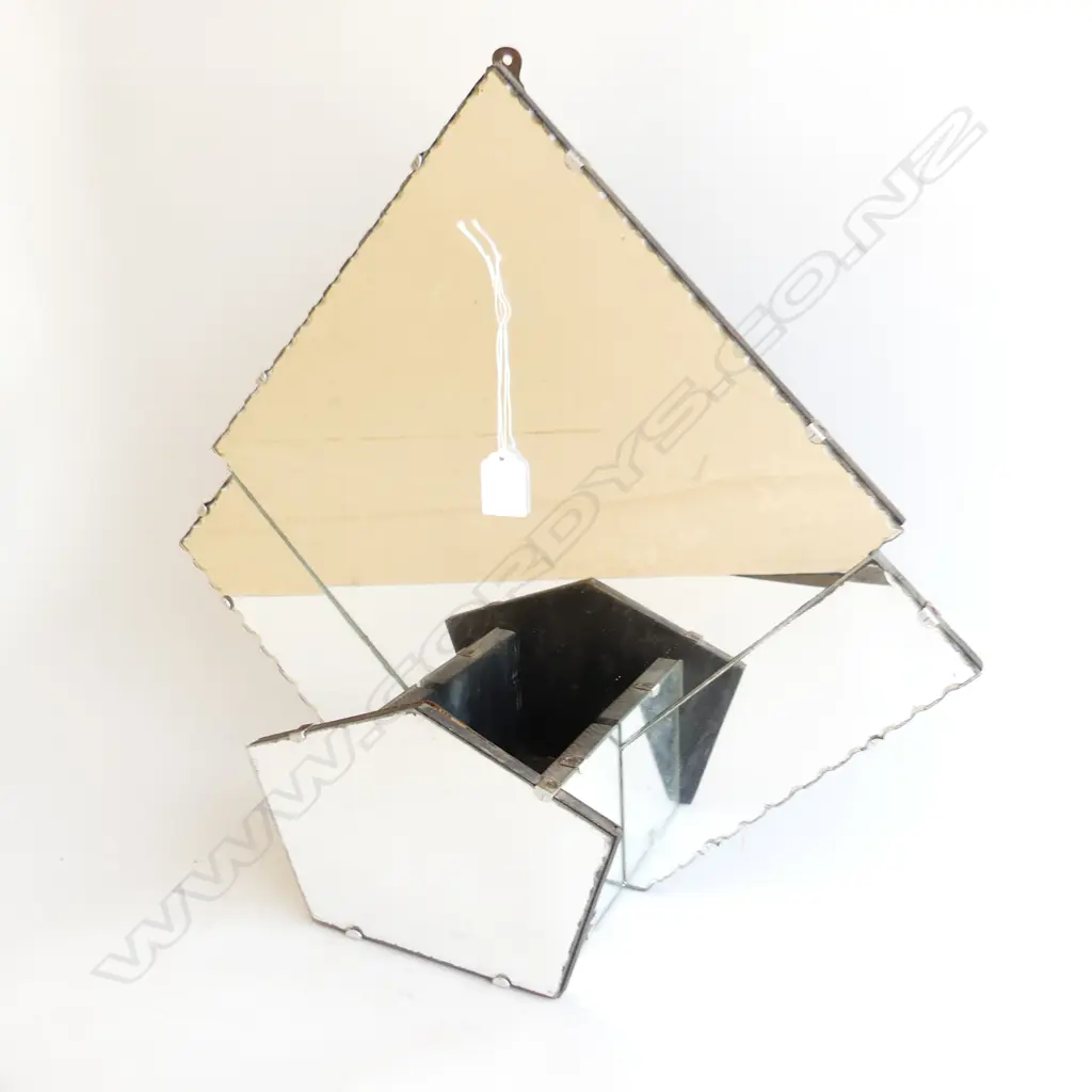 DECO MIRRORED DISPLAY STAND 490x110x450mm Image 1++