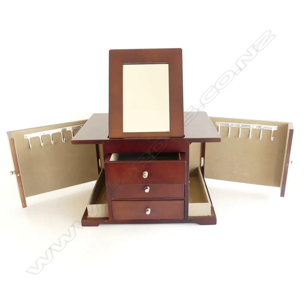 LG JEWELLERY BOX 305x230x210mm Image 1++