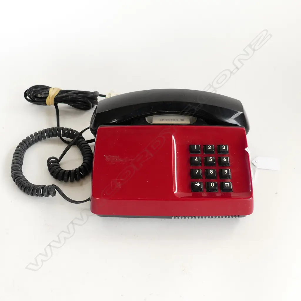 RETRO RED & BLACK ERICSSON TELEPHONE Image 1++