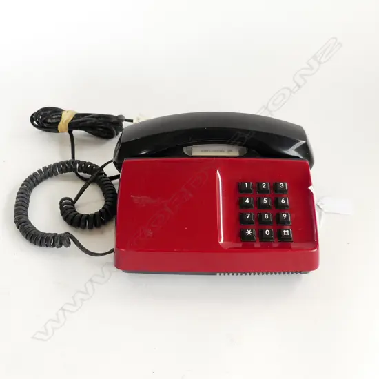 RETRO RED & BLACK ERICSSON TELEPHONE