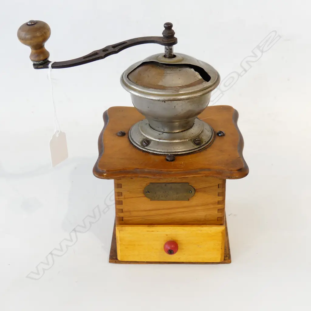 ANTIQUE P. DIENES SOLIDA COFFEE GRINDER Image 1++