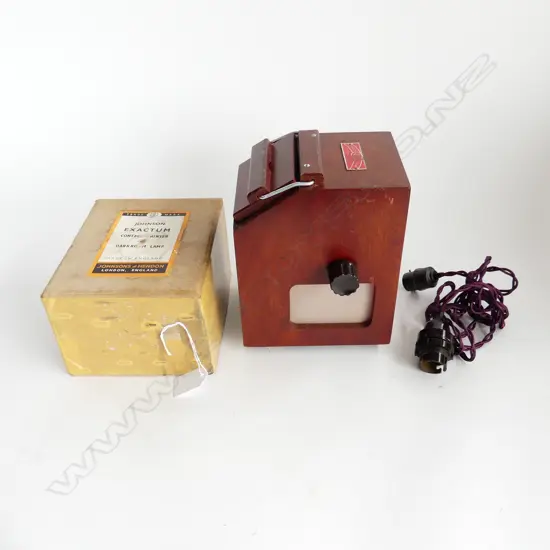 JOHNSONS LONDON VINTAGE PHOTOGRAPHY DARK ROOM LAMP IN BOX WITH INSTRUCTIONS ETC