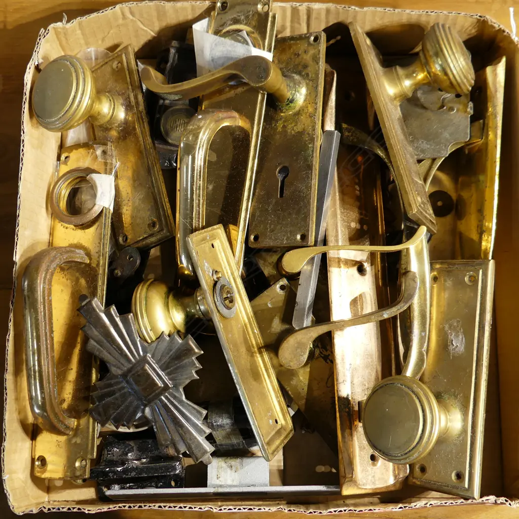 BOX ASST. BRASS DOOR HARDWARE ETC Image 1++