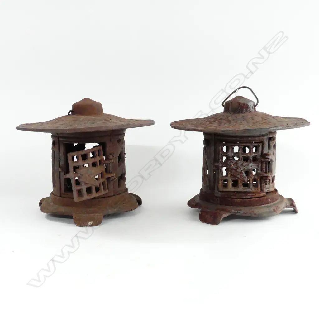 PR CAST IRON ORIENTAL GARDEN LANTERNS 220mm dia Image 1++