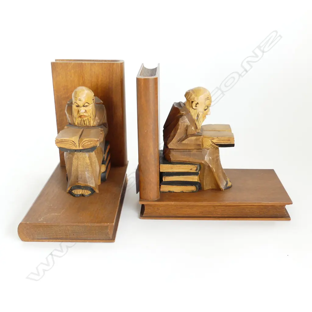 PR CARVED WOODEN BOOK ENDS; OLD MAN READING Image 1++