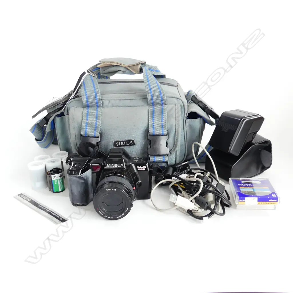 MINOLTA DYNAX 7000i SLR FILM CAMERA + FLASH, TOKINA LENS, CABLES ETC IN SIRIUS CARRY BAG Image 1++
