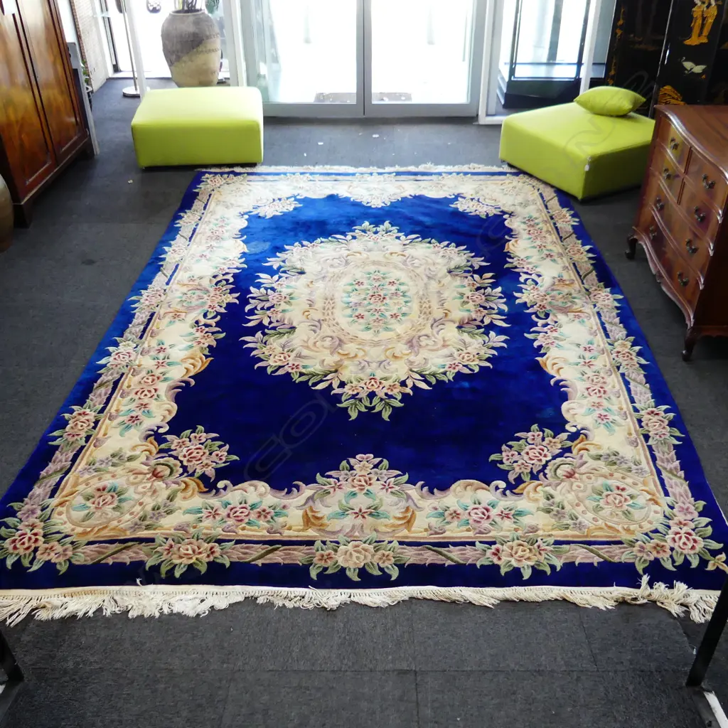 VERY LG MACHINED TUFTED RUG - BLUE GROUND - MARKS - 3600x2500mm Image 1++