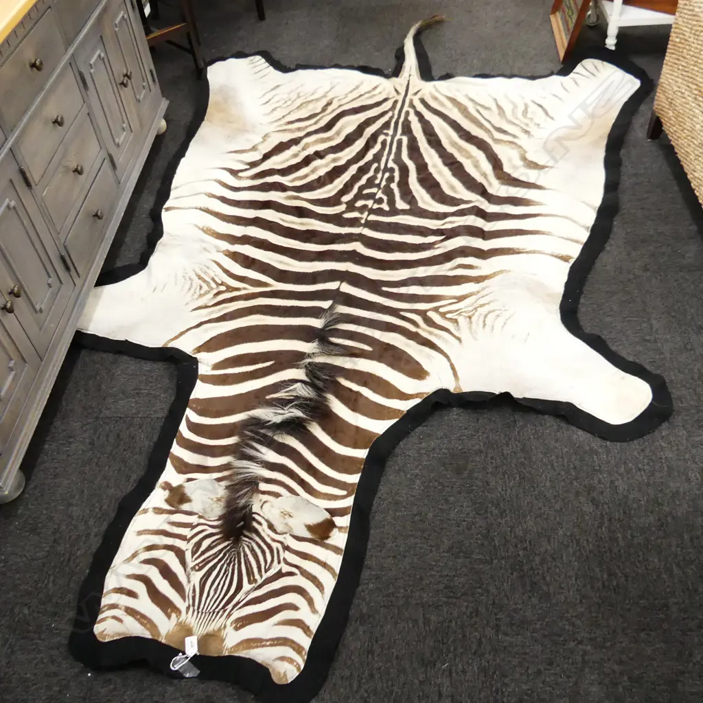 LG ZEBRA HIDE 3000x2000mm Image 1++