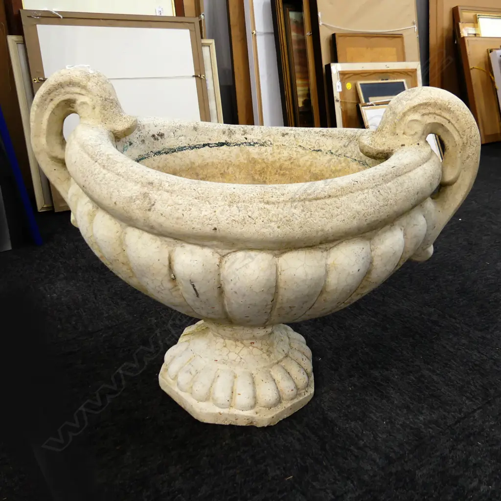 LG CONCRETE URN 600x390x460mm Image 1++