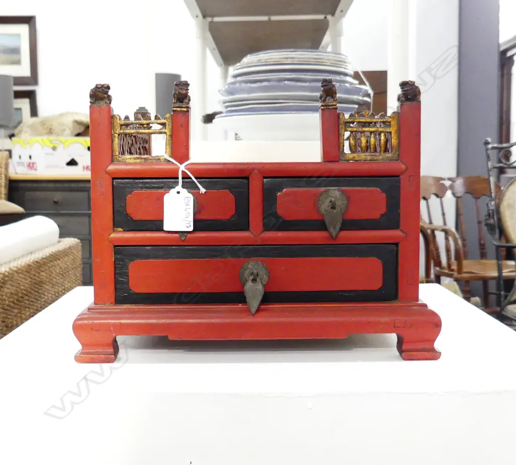 VINTAGE ORIENTAL RED LACQUER CABINET 310x310x230mm Image 1++