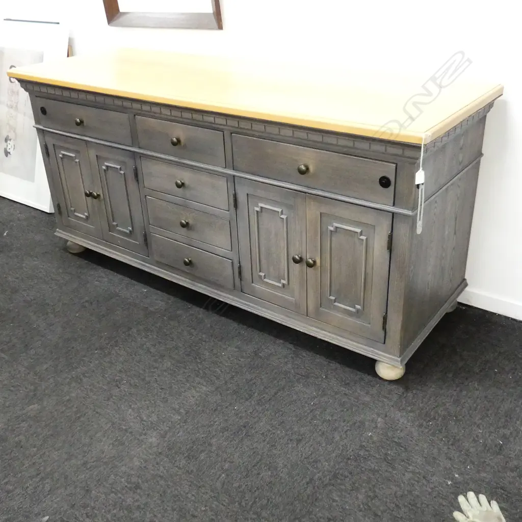 FRENCH STYLE SIDEBOARD 1820x615x855mm Image 1++