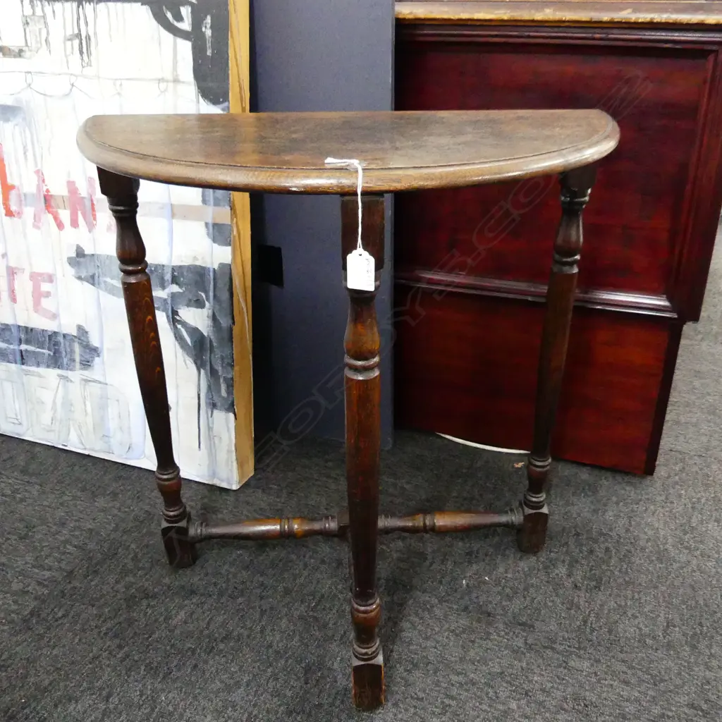 SMALL OAK DEMI LUNE TABLE 610x295x660mm Image 1++