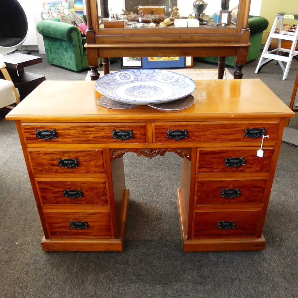 MOTTLED KAURI DESK 1220x470x810mm Image 1++
