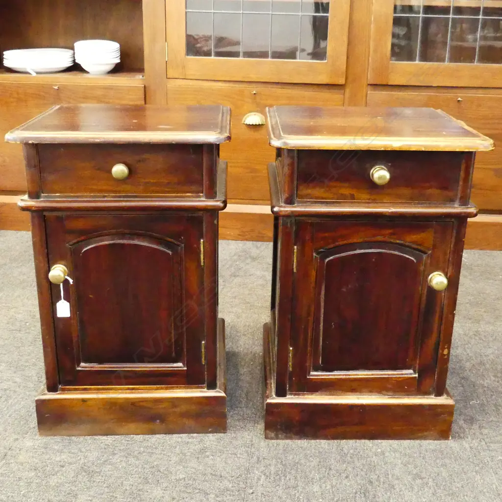 PR BEDSIDE CABINETS 420x395x660mm Image 1++