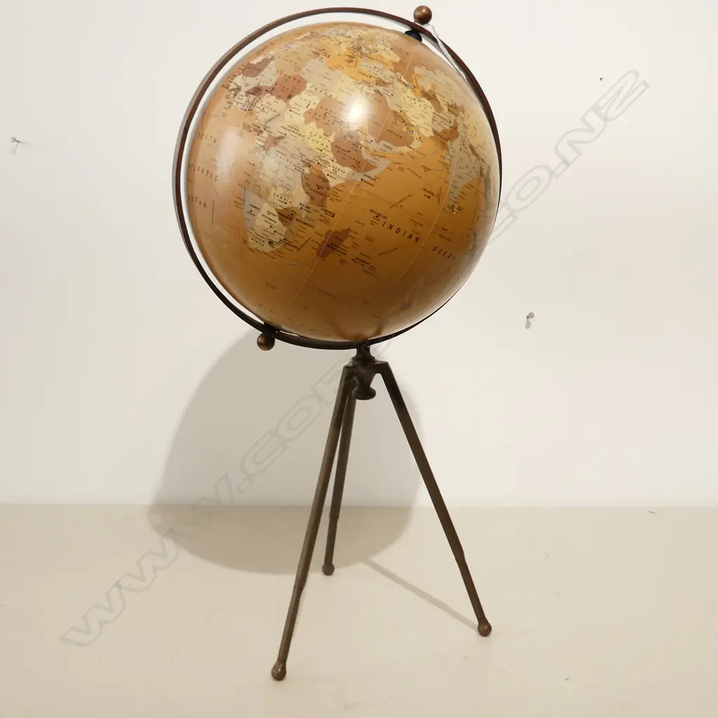WORLD GLOBE ON METAL STAND H.650mm Image 1++