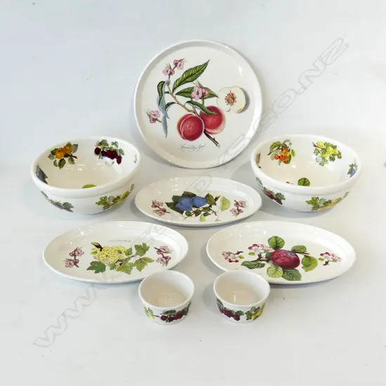 PORTMEIRION POMONA; 2 LG BOWLS (DIA 235mm) + 3 OVAL PLATES (L277mm) LG PLATE (DIA 310mm) + 2 RAMEKINS