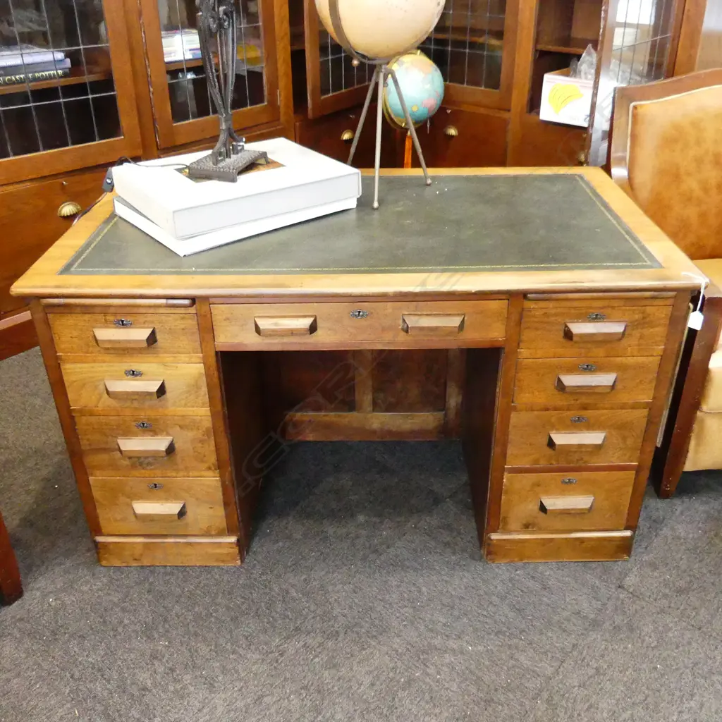 VINTAGE WOODEN DESK w. NEW LEATHER TOP 1375x815x770mm Image 1++