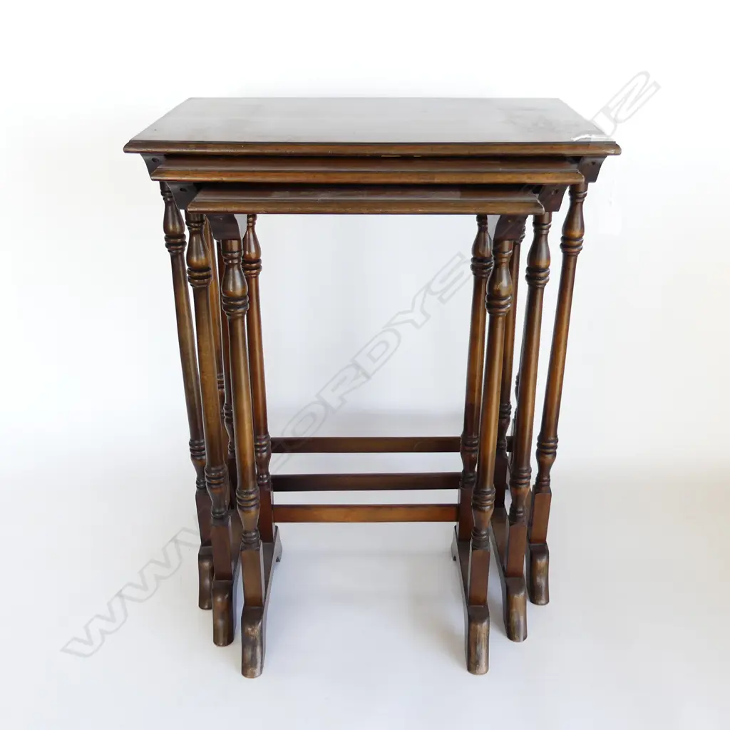 SET OF 3 NESTING TABLES 495x300x600mm Image 1++