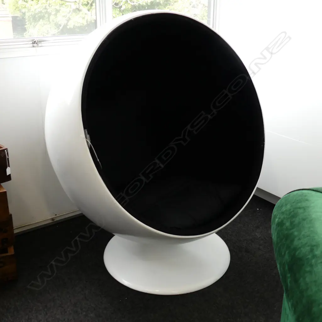 BALL CHAIR AFTER EERO AARNIO H.1250mm Image 1++