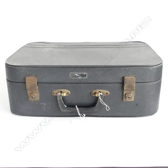 VINTAGE SUITCASE w. ASST. FUR CONTENTS; STOLES ETC