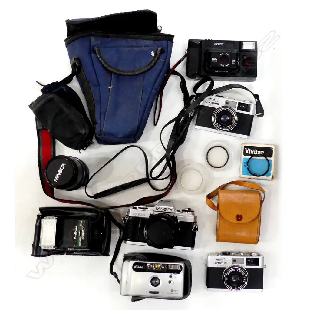 LOT OF PHOTOGRAPHIC ITEMS; CAMERAS, LENS, ETC.. Image 1++