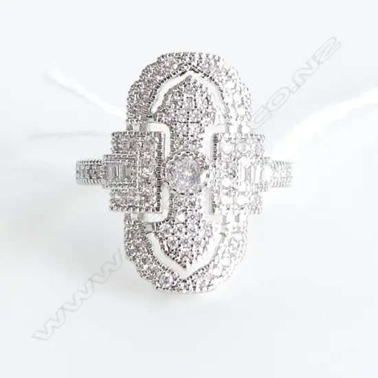 GORGEOUS REPRO VICTORIAN SILVER TONE & FAUX DIAMOND FASHION RING 