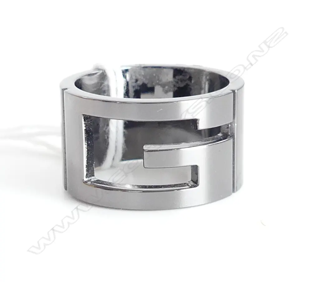 GUCCI 'RUTHEN' TITANIUM RING  Image 1++