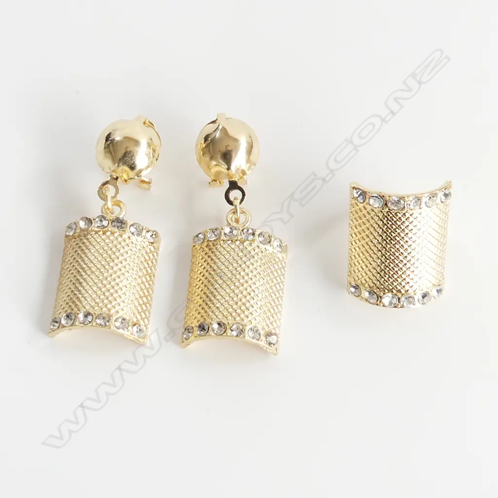 GILT & CZ HALF BARREL RING & DROP EARRING SET Image 1++