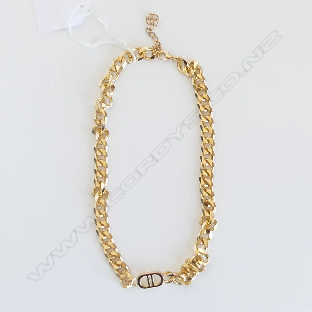 FAUX DESIGNER GOLD GILT CHAIN NECKLACE Image 1++