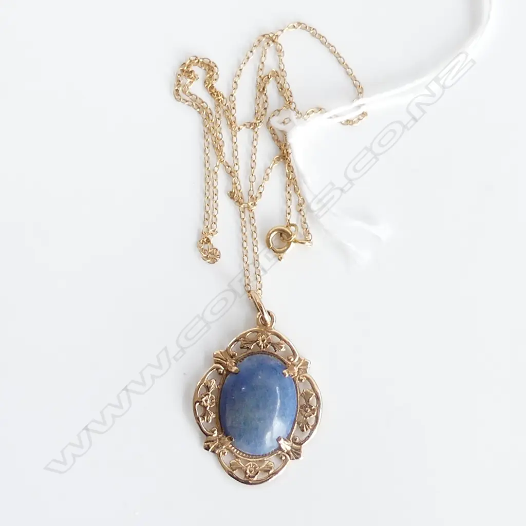 9CT GOLD BLUE STONE MOUNT PENDANT & CHAIN 4.6GMS  Image 1++
