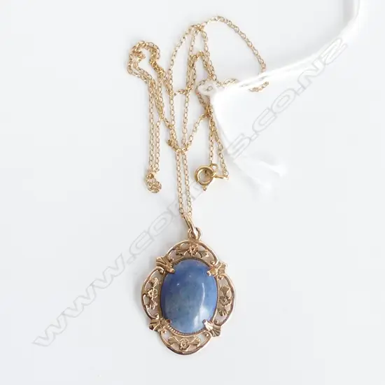 9CT GOLD BLUE STONE MOUNT PENDANT & CHAIN 4.6GMS 