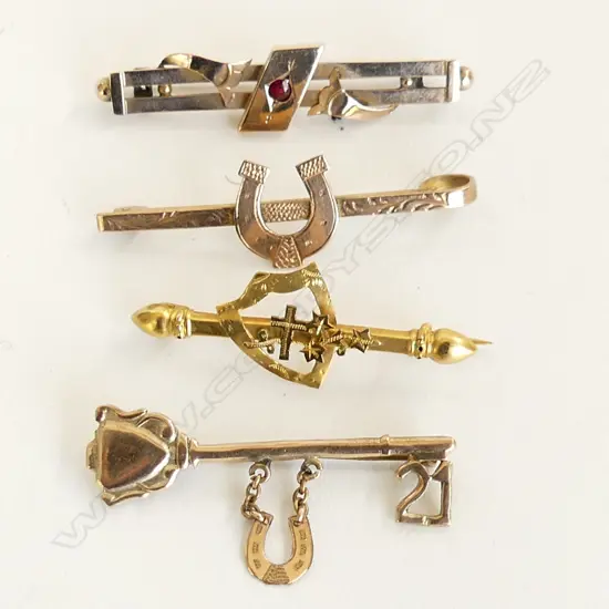 4 X 9CT GOLD BAR BROOCHES 9GMS TOTAL WEIGHT