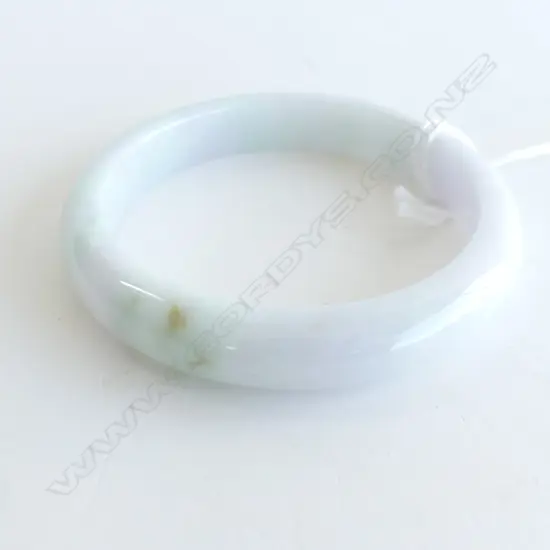 CHINESE JADE BANGLE 50mm int. dia. w. CERTIFICATE & BOX