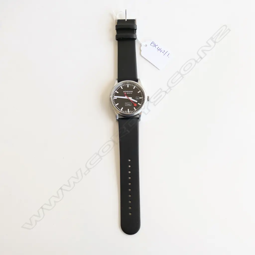 CLASSIC MONDAINE SWISS RAILWAY WRISTWATCH, NEW MONDAINE STRAP & BATTERY Image 1++