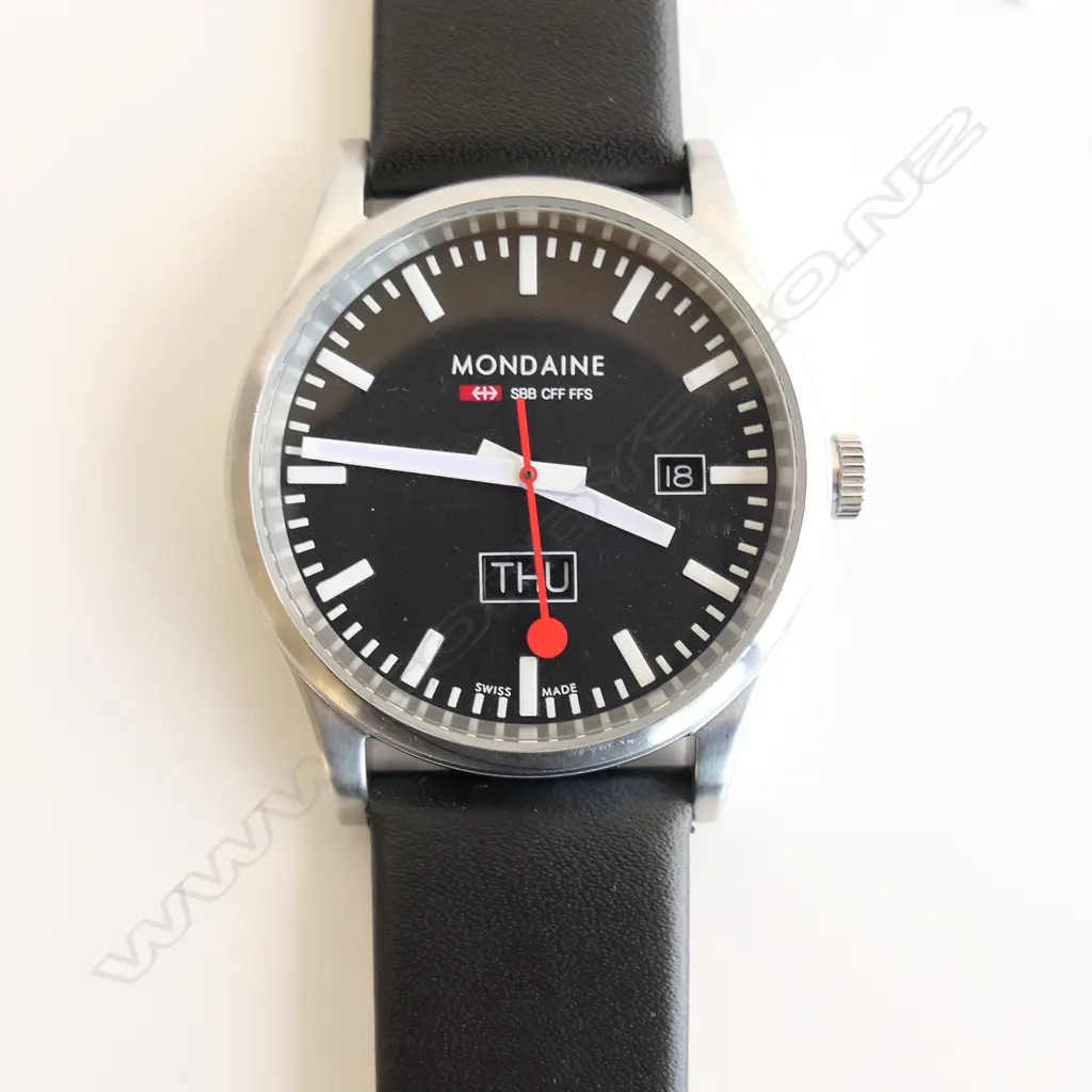 CLASSIC MONDAINE SWISS RAILWAY WRISTWATCH, NEW MONDAINE STRAP & BATTERY Image 1++