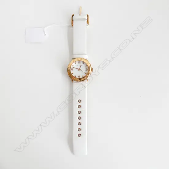 MARC JACOBS DRESS WATCH, WHITE LEATHER BAND, WORKING 