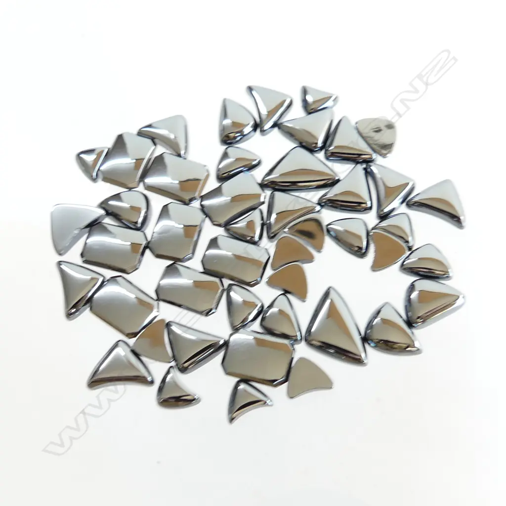 BAG MIX SHAPED HEMATITE ORNAMENTS Image 1++