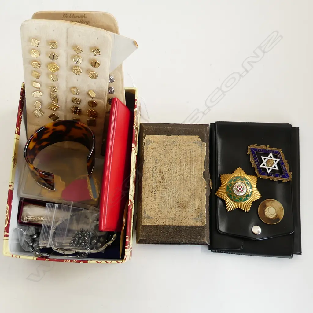 2 TRAYS GENTS PINS, MASONIC MEDALS Image 1++