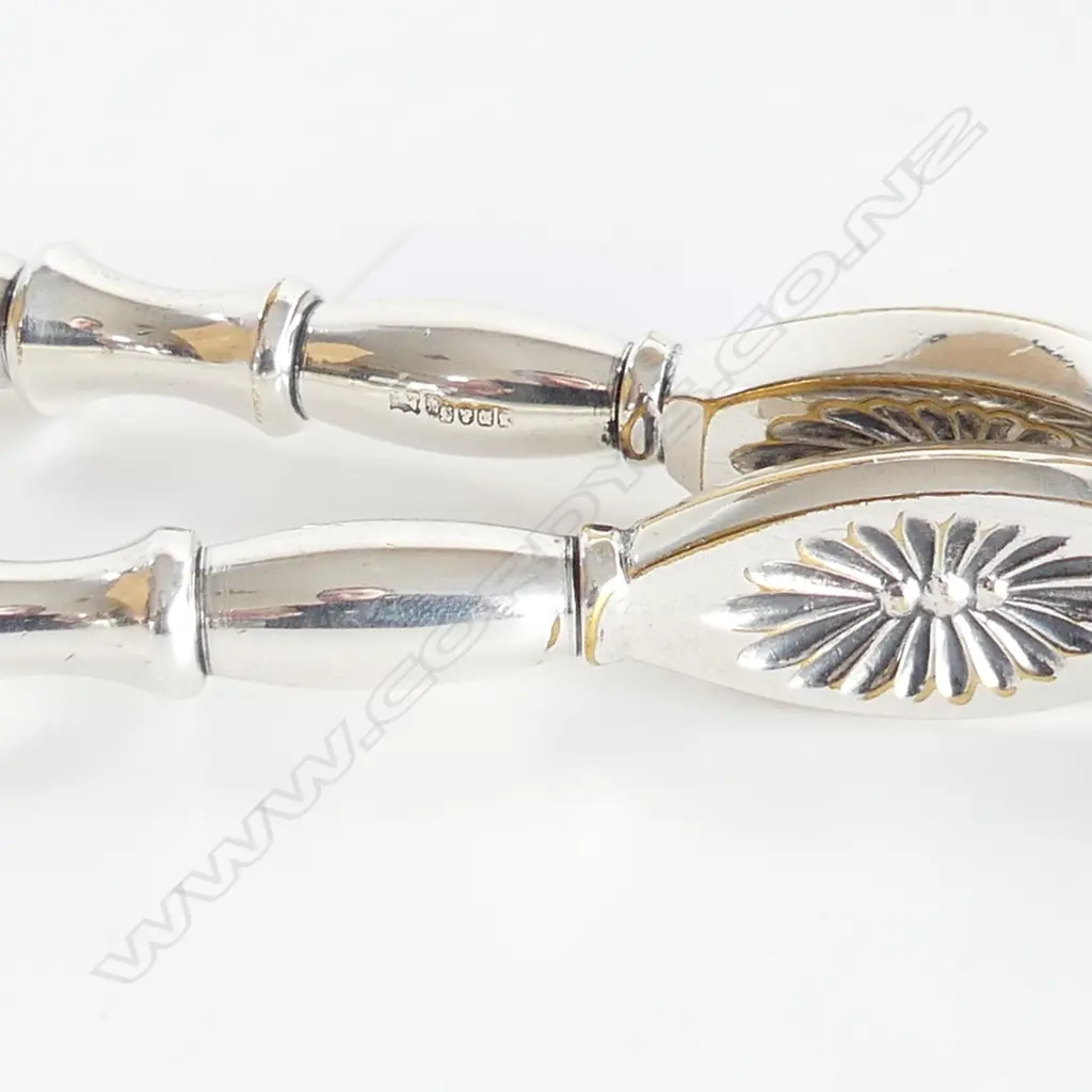 PR SILVER PLATE LOBSTER / CRAB CRACKERS  Image 1++