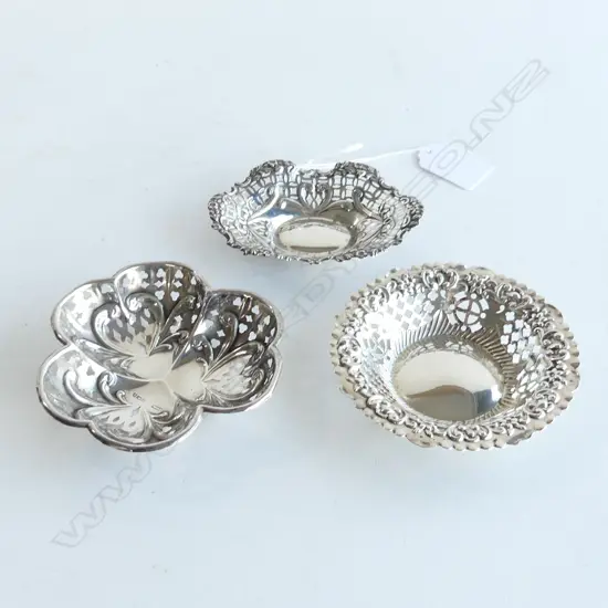  3 Stg Sil Bon Bon dishes. Birm 1905, 1903,& 1905 55gms.