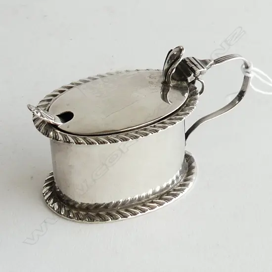  Stg Sil Mustard & spoon & liner, Birm 1900. 54gms without liner.