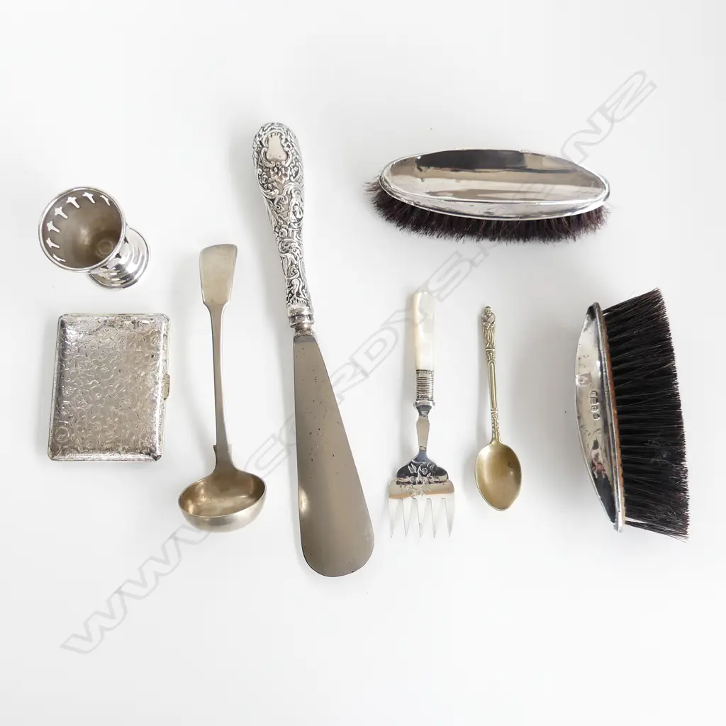 2 STG SILVER BRUSHES, STG HANDLED SHOE HORN + 5 PCES ASST. EP Image 1++